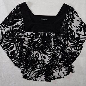 Cha Cha Vente Top‎ Size Medium Black /White Color Floral Spring Summer